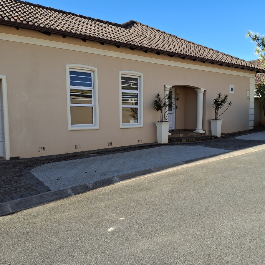 To Let 3 Bedroom Property for Rent in Vincent Eastern Cape